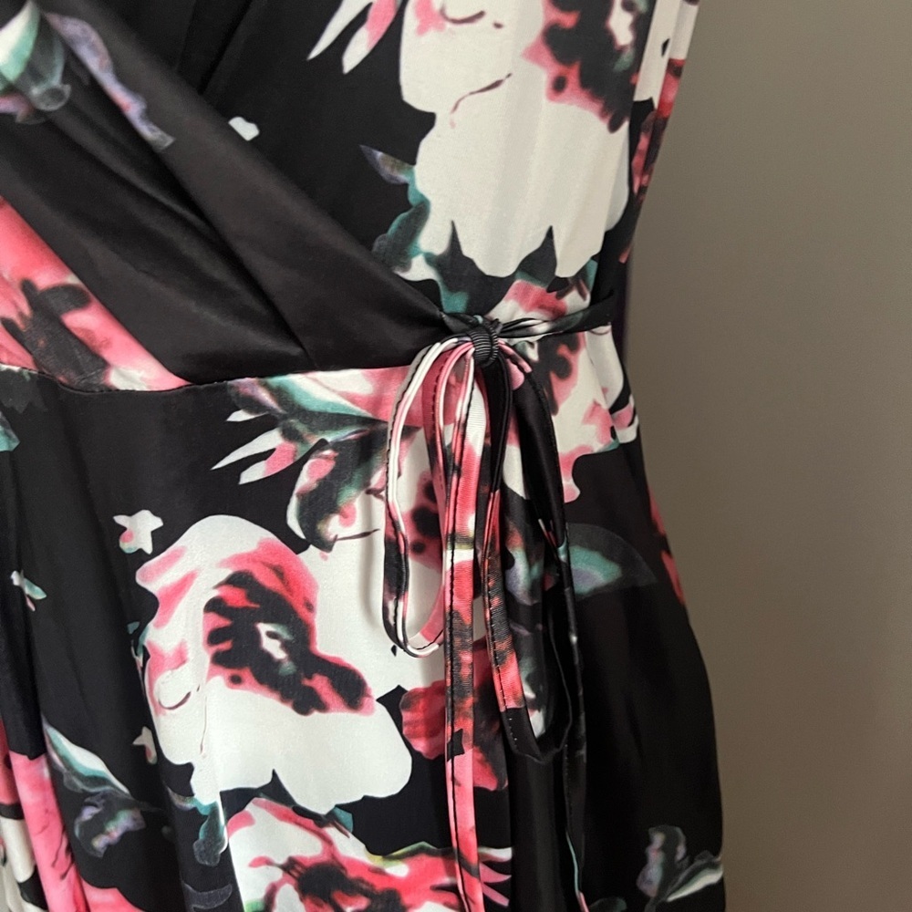 7 for $30 Styleword Sleeveless Floral Print Dress - Picture 4 of 10